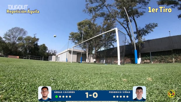 Federico Viñas vs Sebastián Cáceres crossbar challenge